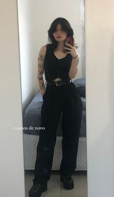 Low Key Party Outfit, Gothic Outfits Casual Summer, Outfits For Tall People, Gemini Clothes Style, Minimalist Black Outfit, Tattoo Artist Outfit Style, Modest Alternative Outfits, Elegant Alternative Outfit, Grunge Date Night Outfit