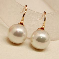 Classic White Pearl Earrings For Party, Bridal Party Jewelry, Titanium Earrings, Drop Design, Wedding Party Jewelry, Women Earrings, Freshwater Pearls Earrings, Party Earrings, Jewelry Model