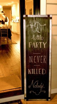 How To Throw A Fabulous Great Gatsby Themed Party Great Gatsby Party Decorations, Clue Party, Mystery Dinner Party, Mystery Parties, Great Gatsby Theme, Fest Temaer