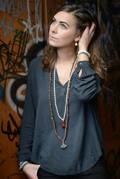 Long Necklace with Pearls and diamond by Vivien Frank Designs #pearl necklace Necklace With Pearls, Pearl And Diamond Necklace, Hippy Chic, Fiber Jewelry, Chic Necklace, Bead Set, Silk Cord, Shooting Photo, Mala Necklace