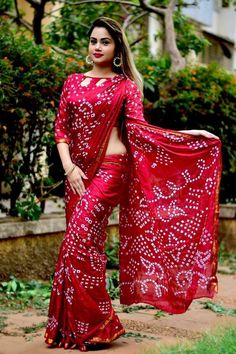 Indian Women Wedding Party Latest Printed Design Bandhani Silk Saree With Blouse Sari Design, Saree Blouse Designs Latest, Bandhani Saree, Red Saree, Blouse Designs Latest, Fancy Blouses, Fancy Blouse Designs, Indian Outfit, Fabric Silk