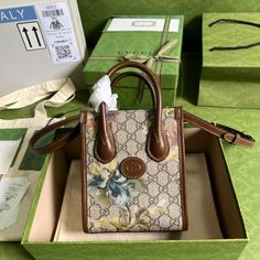 Contact us: contact@profxnz.com if you need assistance - Unbox style: the latest gucci bag arrivals - 770This is a premium quality clone , similar like the original ones, even no one can judge either it&apos;s a clone or originalSize: (16*20*7cm)It comes with Dust box, Care manual, Tag and Paper bag. Trendy Tote, Top Collection, Lady Dior Bag, Satchel Bags, Gucci Bag, Evening Bags, Luxury Bags, Contact Us, Clutch Bag