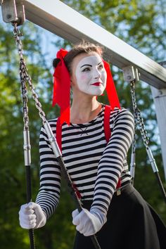 French Mythology, Mime Costume, Mime Makeup, Italian Party, Dark Circus, Pantomime, Costume National, Elegant Hairstyles, Crows