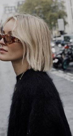 Blonde Bob 90s, Scandi Blonde Bob, Blonde French Bob With Fringe, Short Blonde Hair Outfits, Blonde Bob Fine Hair, Short Blonde Hair Balayage, Blonde Messy Bob, Blonde Bob Hairstyles Fine Hair, Short Blonde Bobs Fine Hair