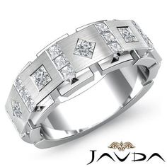 a white gold ring with princess cut diamonds on the side and an inscription that says java