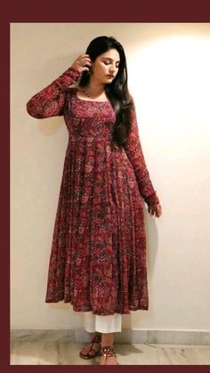 Traditional Kurtis Design, Saree Kurta Designs Women, Long Kurti Designs Party Wear Anarkali Suits, Long Kurtis For Women, Long Kurta Designs Women, Anarkali Churidar Designs, Kurta Design For Girl, Saree Kurti Design, Long Kurti Designs Casual