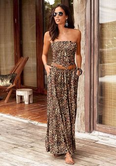 A glamorous lepard maxi dress that is perfect for warm weather. Bandeau Maxi Dress, Maxi Bodycon Dress, Sundress Summer, Dress Leopard, Venus Dresses, Ballet Dress, Mini Skater Dress, Strapless Maxi, Strapless Maxi Dress