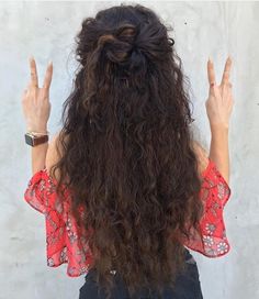 vanessa Dark Curly Hair, Zero One, Pinterest Hair, Texturizer On Natural Hair, Vanessa Hudgens, Dream Hair, Curly Hair Styles Naturally, Pretty Hairstyles