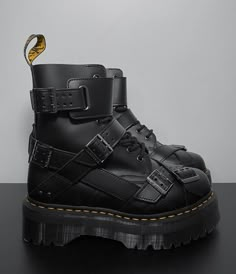 Chunky Goth Shoes, Techwear Boots, Shoes Fancy, Goth Shoes, Dr Shoes, Black Platform Boots, Chunky Shoes, Statement Shoe