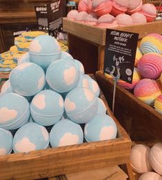 Valentine Gift Idea, Bath Boms, Atom Heart Mother, Aesthetic Bath, Bath Aesthetic, Bath And Shower Products, Lush Products, Lush Bath, Lush Cosmetics