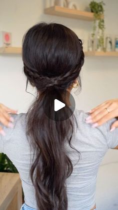 Maria Aiello on Instagram: "Cute Easy Hairstyle🤎🍂 #hairtutorial #hair #hairstylist #hairhack #fyp" Maria Aiello, Long Hair Dos, Quick Bun, Magic Potions, Hairstyle Examples, Long Hairdos, Hair And Makeup Tips, Clip Hairstyles, Stunning Hairstyles