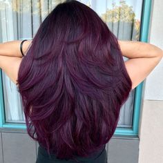 Maroon Hair Color, Pelo Color Borgoña, Hair Color Ideas For Brunettes Short, Caramel Hair Highlights, Maroon Hair