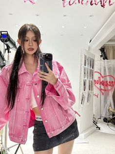 6 Oversized Pink Long Sleeve Denim Jacket, Pink Denim Jacket With Pockets, Oversized Pink Denim Jacket With Long Sleeves, Pink Button-up Denim Jacket, Pink Denim Jacket Outfit, Jacket Outfit Korean, 70 Jeans, Denim Bleach, Hot Pink Denim