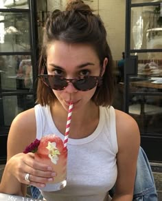 Maia Mitchell Icons, Shortish Hair, Classic Bob Haircut, Maia Mitchell, Point Cut, Classic Bob, Peinados Fáciles Para Cabello Corto, Haircuts Straight Hair, Penteado Cabelo Curto