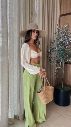 Italian Outfits Women, Key West Outfits, Rome Outfits, Thailand Outfit, Italian Summer Outfits, Beachy Outfits, Hawaii Outfits, European Summer Outfits