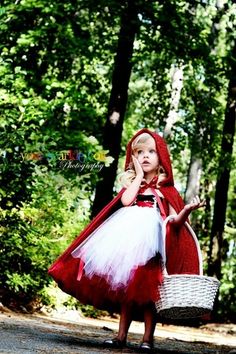 Affordable Halloween Costumes, Red Riding Hood Costume, Chur, Fantasias Halloween, Cute Costumes, Facepaint, Preschool Fun, Little Red Riding Hood, Red Riding Hood