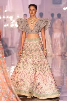 Lehnga Designs Pakistani Weddings, Lehnga Designs Pakistani, Cocktail Lehenga, Designer Dresses Elegant, Fashion Week Winter, Bridal Lehenga Collection, Anita Dongre, Indian Salwar Kameez