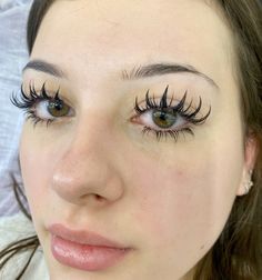 #наращиваниересниц #аниме #lashes #мокрыйэффект Anime Lashes, Cute Halloween Makeup, Perfect Eyelashes, Pretty Lashes, Eyelash Extentions, Swag Makeup, Cool Makeup Looks