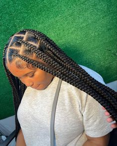 medium knotless box braids. medium/large knotless braids. hairstyles for black girls. Cabello Afro Natural, Quick Braids, Big Box Braids, Big Braids, Cute Braided Hairstyles, Box Braids Hairstyles For Black Women, Braids Hairstyles Pictures