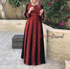 Running Embroidery, Dress Abaya, Embroidery Threads, Muslim Fashion Outfits, Creative Embroidery, Designs Patterns, Abayas Fashion