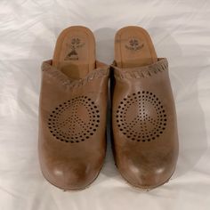 Lucky Brand Leather Clogs In Honey Brown. I Also Bought These In Dark Brown And They Are Available In Another Listing. Nwt Never Worn Size 8.5 Casual Clogs With Wooden Heel, Casual Platform Clogs With Closed Toe, Casual Closed Toe Clogs With Branded Insole, Casual Mules With Wooden Heel, Casual Mules With Wooden Heel And Round Toe, Casual Closed Toe Mules With Wooden Heel, Casual Slip-on Closed Toe Clogs, Spring Clogs With Round Toe In Brown, Casual Brown Clogs With Wooden Heel