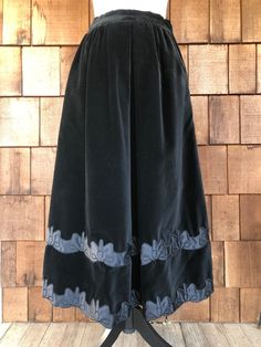 1950s black velvet box pleat (front) midi/maxi skirt with the most exquisite bow appliqué in satin. She even has a pocket.  Fully line.  Thanks Arthur L, designer. XS Waist 24.5 Hips open  Length 31 Excellent condition. Black Skirt Midi, Skirt Bow, Black Velvet Skirt, Hip Openers, Pleated Maxi Skirt, Velvet Skirt, Pleated Maxi, Box Pleats, Black Skirt