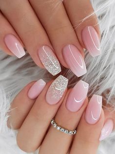 Maternity Shoot Nail Ideas, Baby Girl Shower Nails, Nails For Baby Shower Girl, Girl Baby Shower Nails, Baby Pink Nail Designs, Baby Shower Nails Girl, Birth Nails, Shower Nails, Nails 2025