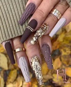 125 Best Fall Nails to Copy in 2023 | Love and Moms Long Nail Designs Elegant, Fancy Acrylic Nails Coffin, Edgy Elegant Nails, Glam Fall Nails, December 2023 Nails, New Years Nails 2024 Trends, Rustic Nail Designs, New Years Nails Coffin, January Nails Ideas 2023