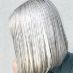 The Coolest Way to Get Gray Blonde Hair | Wella Professionals Grey Blonde Hair Color, Gray Blonde Hair, White Hair Toner, Graying Gracefully, Gray Transition, Gray Blonde, Ice Blonde Hair, Silver White Hair, Grey Blonde Hair