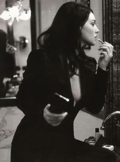 Monica Bellucci, A Mirror, The Mirror, A Woman, Mirror, Tumblr, Black