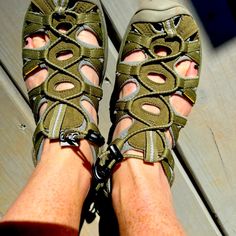 Keen Whisper Woman’s Sandals In Olive Green. Worn Once. Looks Brand New With No Flaws. Just Runs A Bit Large For My Foot. Keen Sandals, Keen Shoes, Sport Sandals, Olive Color, Just Run, Women's Shoes Sandals, Olive Green, Womens Sandals, Shoes Sandals