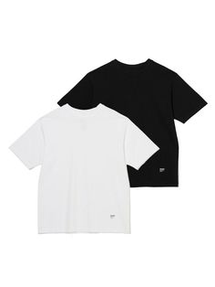 This is pack of essential basic White and Black color T-shirt that's versatile for wearing as solo and layering item. It's simply finished with small logo print at front and label print at inside back neck. - Ribbed crew neck- Small logo print at front hem- Label print at inside back neck- Short-sleeves- Loose fit- Unisex wear Essential White T-shirt For Everyday, Basic White T-shirt For Layering, White Basic T-shirt For Layering, Basic Everyday T-shirt With Branding, Printing Labels, Logo T Shirt, Tshirt Colors, Tshirt Logo, Logo Print