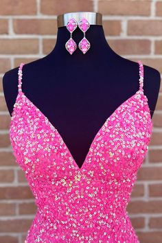 Spaghetti Straps Pink Sequins Short Homecoming Dress with Criss Cross BackSpaghetti Straps Pink Sequins Short Homecoming Dress with Criss Cross Back Prom Dress Pictures, Dark Red Dresses, Red Dresses Classy, Light Blue Dresses, Cute Prom Dresses, Short Homecoming Dress, Sequin Shorts, Royal Blue Dresses, Lace Evening Dresses