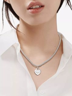 Tiffany Heart Necklace, Tiffany Silver Necklace, Diamond Necklace Tiffany, Heart Necklace Tiffany, Return To Tiffany, Heart Tag, Womens Jewelry, Tiffany And Co, Small Heart