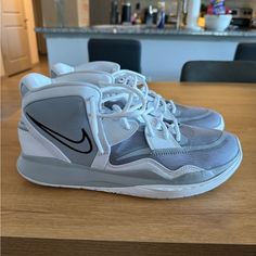 Kyrie Basketball Shoes Nike Like Brand New Sz 11.5 Kyrie Basketball, Basketball Shoes Nike, Black And White Football, Lacrosse Cleats, Mens Football Cleats, Nike Waffle, Purple Sneakers, Nike Basketball Shoes, Mens Nike Shoes