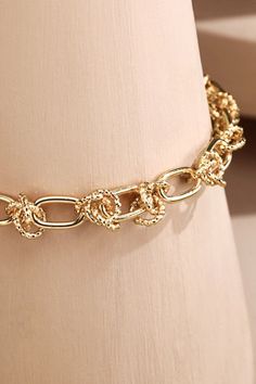 This knotted chain link bracelet is a versatile and stylish addition to any jewelry collection. With its unique design and durable construction, it can be worn for any occasion. Made with high-quality materials and a lobster clasp closure this bracelet will add an elegant touch to any outfit. Nickle and Lead compliant Approx. 7" L + 2" extender Diameter 2 1/4" Instagram Icons, Clothes Collection, Chain Link Bracelet, Jewelry Party, Chains Jewelry, Ring Necklace, Link Bracelets, Sales Gifts, Chain Link