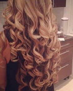 Warm Blonde, Blonde Curls, Ombré Hair, Long Curly Hair, Hair Color Trends, Love Hair, Long Curly, Great Hair, Hair Dos