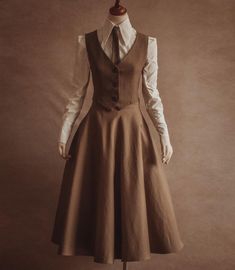 February Days, Incredible Dresses, Stylish Aesthetic, Old Fashion Dresses, Fingers Crossed, Vintage Inspired Outfits, Pretty Clothes, Vestidos Vintage