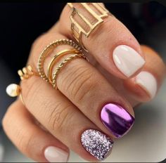 New Year Nail Color Ideas, New Years Nails Coffin Short, Short Nye Nails, Cute New Years Nails Short, New Years Nail Designs Short, New Years Short Nails, New Year Nails Design 2024 Short, Nye Nails Short, Nye Nails