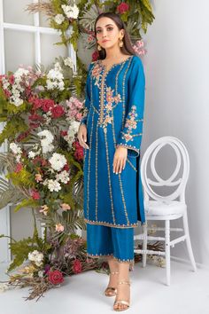 Pakistani Designer Online | Sarosh Salman | Luxury Pret & Wedding Wear Naruto Fashion, Eastern Dresses, Indian Suit, Pakistani Formal Dresses, Fall Fashion Dresses, Luxury Pret, Designer Outfit, Chiffon Collection, Winter Dress Outfits