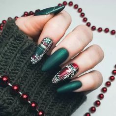 Holiday Nail Art Short Nails, Bye Nails, Glittery Nails, Red Nail, Nails 2023