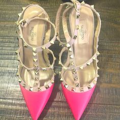 Slightly Worn Box Authentic Shoes Very Comfortable Designer Spiked Pointed Toe Heels, Designer Spiked Heels With Pointed Toe, Designer Heels With Spikes And Pointed Toe, Valentino Garavani Shoes, Strappy Heels, Valentino Garavani, Shoes Women Heels, Shoes Heels, Size 6