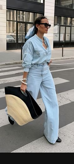 Smart Casual Jeans, Classic Outfit, Vacation Wear, Work Style, Street Style Chic, Classy Chic, Classic Outfits, Winter 2024