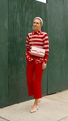 Creative Women Outfit, Street Style Office Wear, Bold Style Outfit, Unusual Color Combinations Outfit, Italian Street Style Women Spring 2023, Power Clashing Outfits, Maximalist Work Outfit, Eclectic Work Outfits, Italian Street Style Women