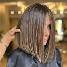 Explore 25 Bob Haircut Trends for Women | Stylish Winter Hairstyles | Fashionable Short Haircuts Short Hair Highlights, Best Bob Haircuts, Asian Short Hair, Long Bob Haircuts, Short Bob Haircuts, Curly Hair With Bangs, Trendy Haircuts, Trending Haircuts, Bob Haircut