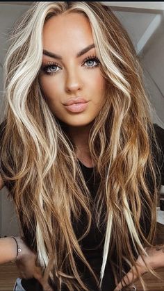 Blonde Alt Aesthetic, Funky Balayage Hair, Blonde Hair Fun Color Ideas, Blonde With Dark Streaks, Red Black Blonde Highlights, Blonde Winter Hair 2024, Edgy Brown And Blonde Hair, Harmony Beus Hair, Elegant Hair Color Ideas