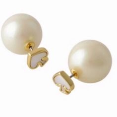 $68 New Kate Spade Reversible Pearl Spade Stud Earrings Pearl Spade Studs Reversible Absolutely Gorgeous! Elegant! Fun! Combining The Elegance Of Pearls With The Trendy Signature Kate Spade Logo. These Two Sided Studs Are A Perfect Duo. Pearl Size .47” Gold Plated Metal, Faux Mother Of Pearl Dust Bag Is Not Included If An Offer Is Accepted For Less Than The Listed Price Kate Spade White Jewelry With Matching Earrings, Kate Spade White Jewelry Set With Matching Earrings, Black Heart Earrings, Gold Knot Earrings, Black Stone Earrings, Kate Spade Earrings Stud, Kate Spade Studs, Kate Spade Bangle, Kate Spade Logo