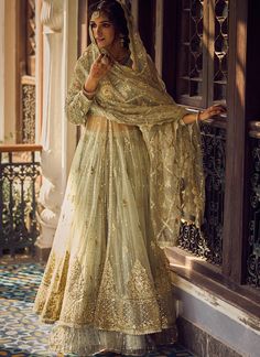 Light Mint Embroidered Anarkali Style Lehenga – Lashkaraa Anarkali With Skirt, Pakistani Anarkali, Bridal Anarkali, Dupatta Embroidery, Floral Anarkali, Kurta Lehenga, Top Net, Kurti Style, Anarkali Lehenga