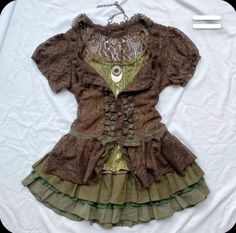 Gothic Fairy Outfit Ideas, Green Cottage Outfits, Cool Earthy Outfits, Aesthetic Brown Dress, Vintage Grunge Outfits Aesthetic, Brown And Teal Outfits, Green Earthy Outfit, Nature Themed Clothes, Vintage Outfits Thrifted