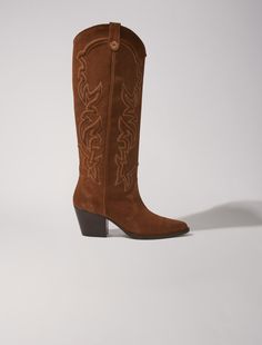 Suede cowboy boots | Maje US Cowboy Boots Stradivarius, Best Cowboy Boots, Cow Socks, Suede Cowboy Boots, Western Style Boots, Classic Wardrobe Staples, Jean Accessories, Boot Pumps, Warm Brown